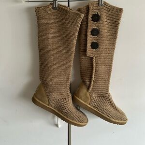 UGG Knit Sweater Boots Tall / Mid. Size 8.